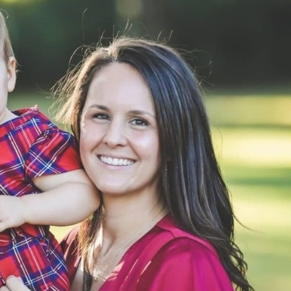 Meet your Posher, Cassandra